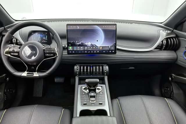 BYD ATTO_3 (2025) thumbnail 5