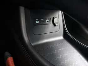 BYD ATTO_3 (2024) thumbnail 24