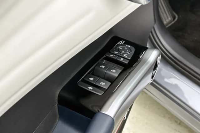 BYD ATTO_3 (2025) thumbnail 24