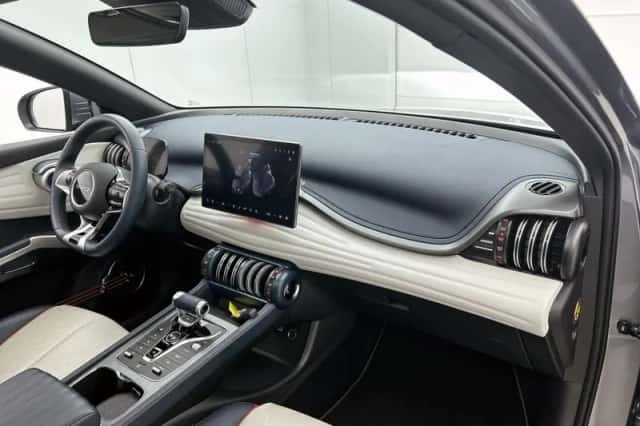 BYD ATTO_3 (2025) thumbnail 34