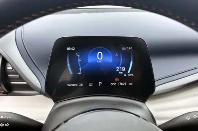BYD ATTO_3 (2025) thumbnail 6