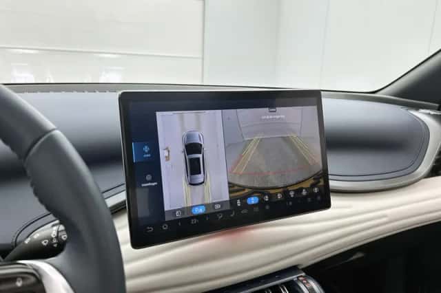 BYD ATTO_3 (2025) thumbnail 9