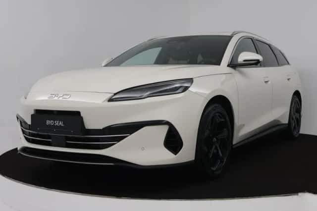BYD Seal (2026) thumbnail 1