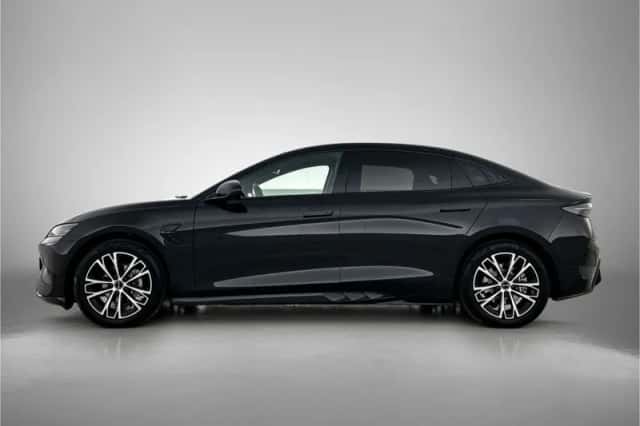 BYD Seal (2025) thumbnail 3
