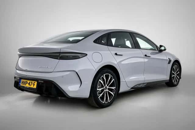 BYD Seal (2025) thumbnail 2
