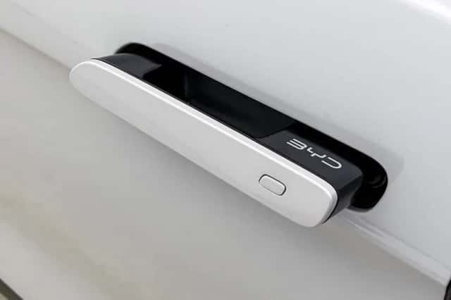 BYD Seal (2025) thumbnail 12