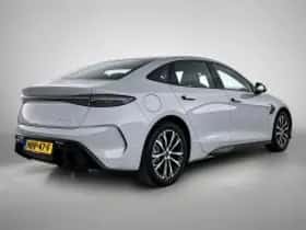 BYD Seal (2025) thumbnail 3