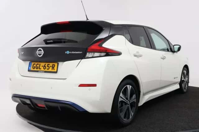 Nissan Leaf (2020) thumbnail 2