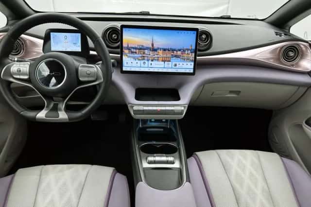 BYD Dolphin (2024) thumbnail 4