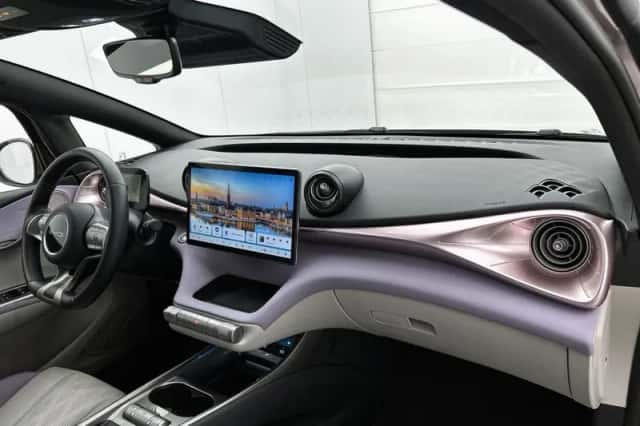 BYD Dolphin (2024) thumbnail 6