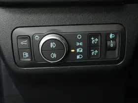 Ford Kuga (2020) thumbnail 5
