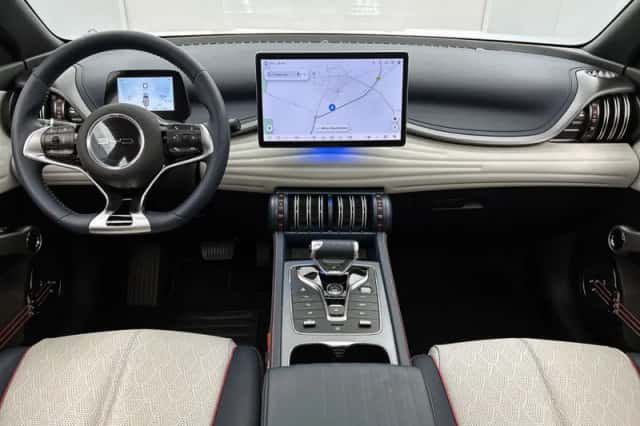 BYD ATTO_3 (2025) thumbnail 5