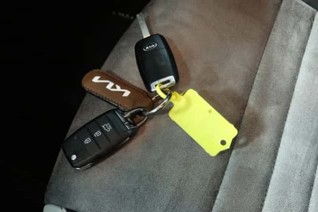 Kia Rio (2019) thumbnail 4