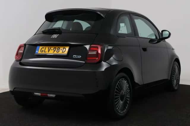 Fiat 500 (2022) thumbnail 2