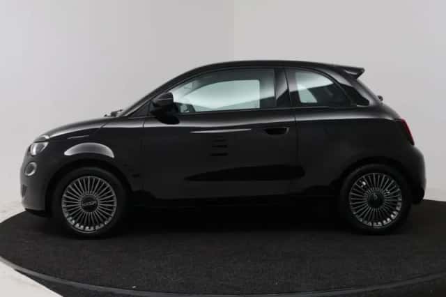 Fiat 500 (2022) thumbnail 3