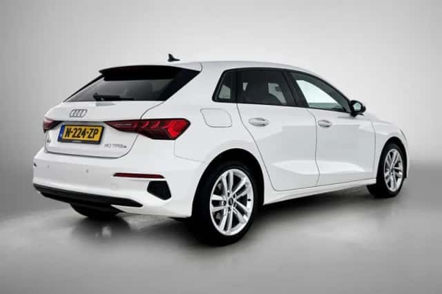 Audi A3 (2022) thumbnail 2