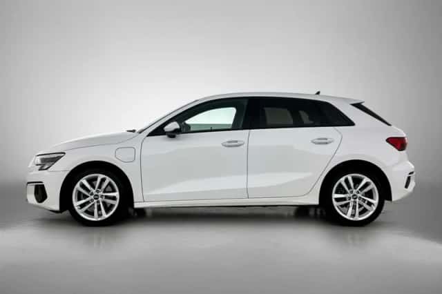 Audi A3 (2022) thumbnail 3