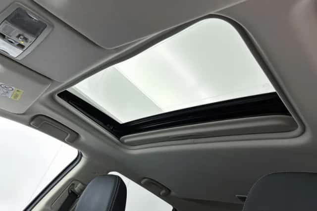 Mitsubishi Outlander (2020) thumbnail 4