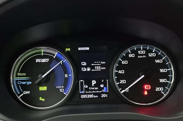 Mitsubishi Outlander (2020) thumbnail 6