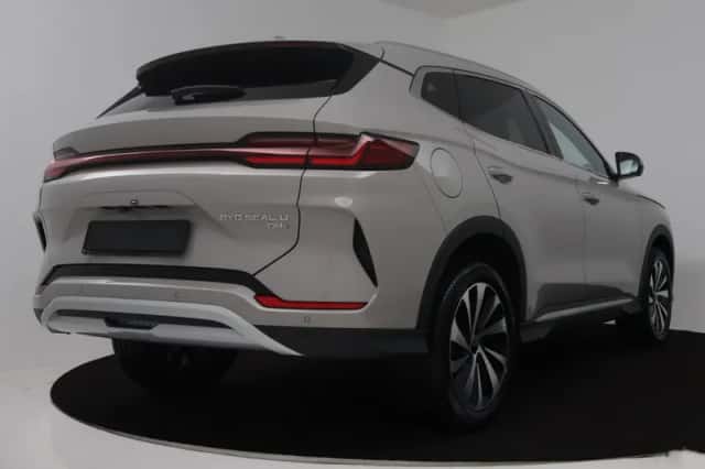 BYD SEAL_U (2026) thumbnail 2