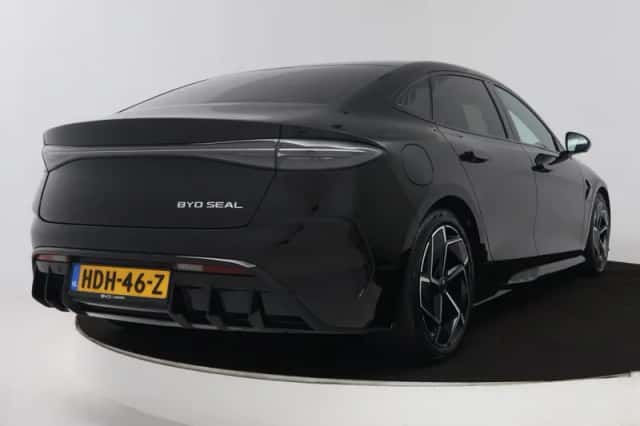 BYD Seal (2025) thumbnail 2