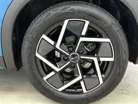 BYD ATTO_3 (2025) thumbnail 25