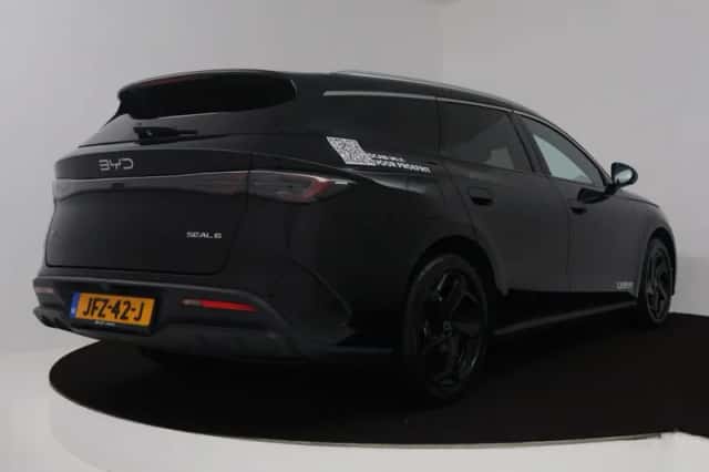 BYD Seal (2025) thumbnail 2