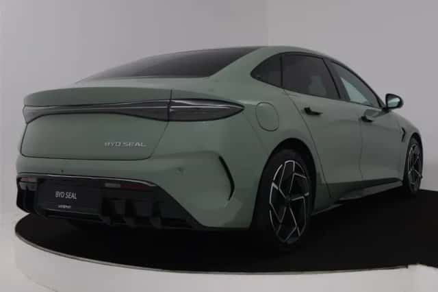 BYD Seal (2026) thumbnail 2