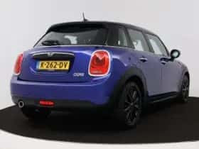 MINI Cooper (2021) thumbnail 3