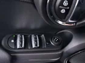 MINI Cooper (2021) thumbnail 5