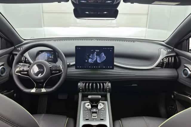 BYD ATTO_3 (2025) thumbnail 5