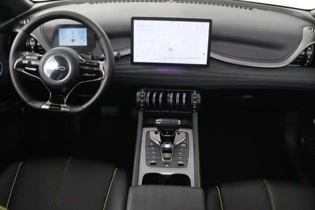 BYD ATTO_3 (2025) thumbnail 5