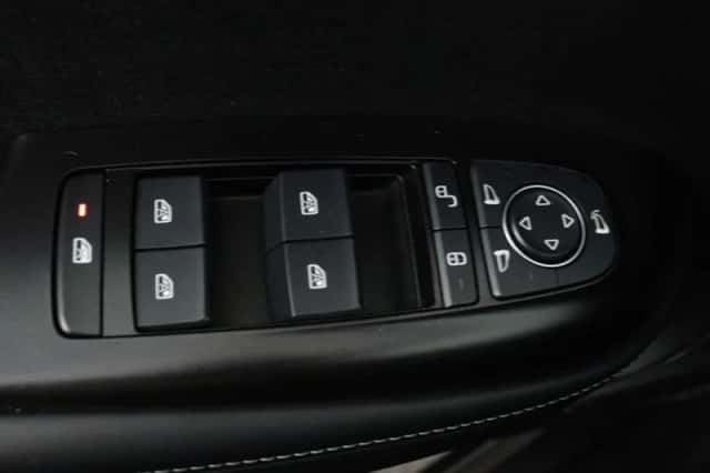 BYD Dolphin (2024) thumbnail 5