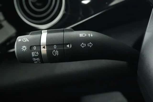 BYD Dolphin (2024) thumbnail 6