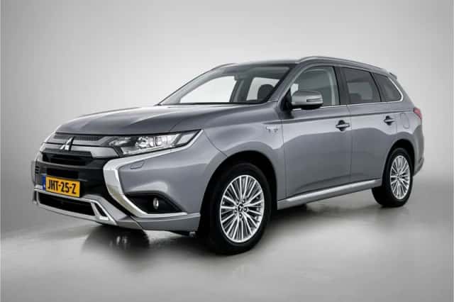 Mitsubishi Outlander (2020) thumbnail 1