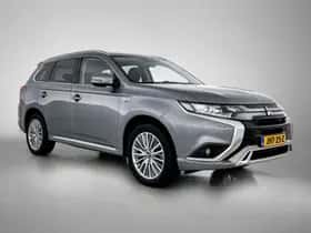 Mitsubishi Outlander (2020) thumbnail 12