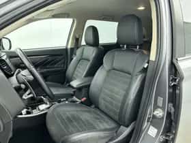 Mitsubishi Outlander (2020) thumbnail 15
