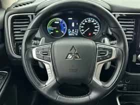 Mitsubishi Outlander (2020) thumbnail 17