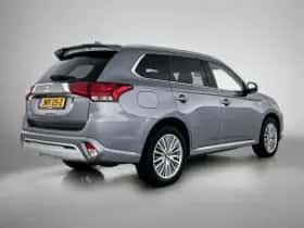 Mitsubishi Outlander (2020) thumbnail 3