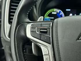 Mitsubishi Outlander (2020) thumbnail 24