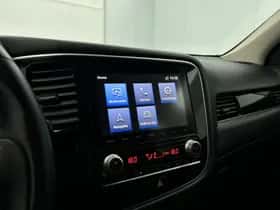 Mitsubishi Outlander (2020) thumbnail 7