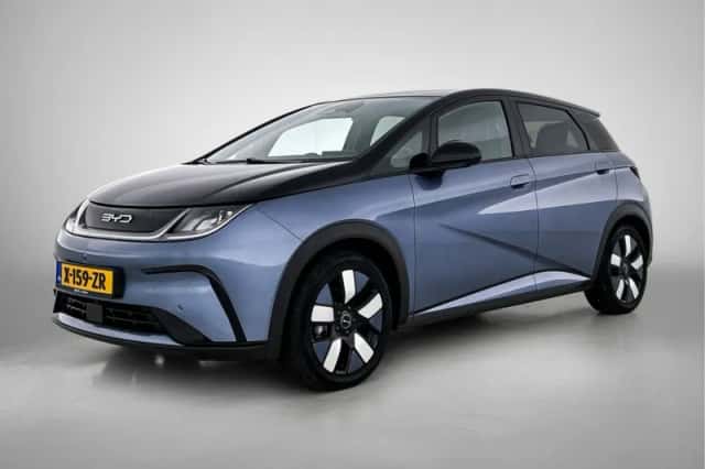 BYD Dolphin (2024) thumbnail 1