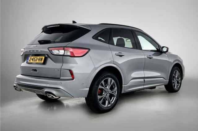 Ford Kuga (2022) thumbnail 2