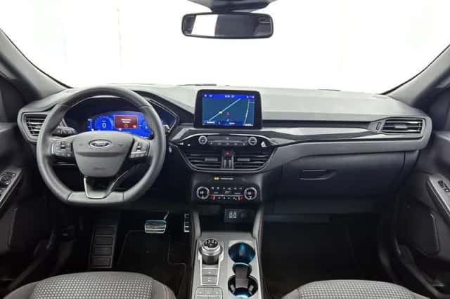 Ford Kuga (2022) thumbnail 4