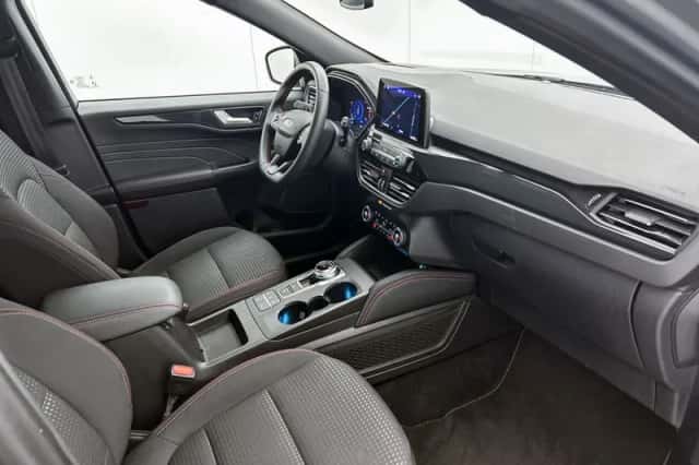 Ford Kuga (2022) thumbnail 6