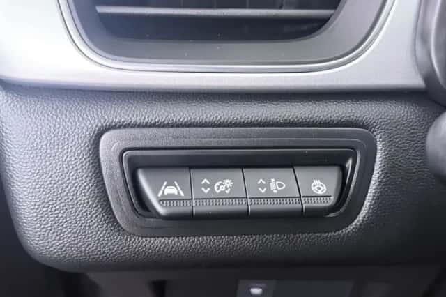 Renault Captur (2022) thumbnail 5