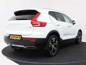 Volvo XC40 (2020) thumbnail 2