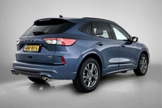 Ford Kuga (2022) thumbnail 2