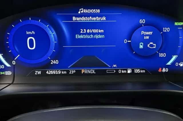 Ford Kuga (2022) thumbnail 5