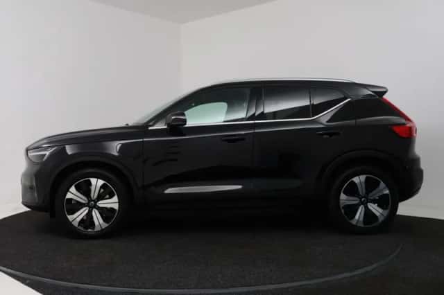 Volvo XC40 (2022) thumbnail 3
